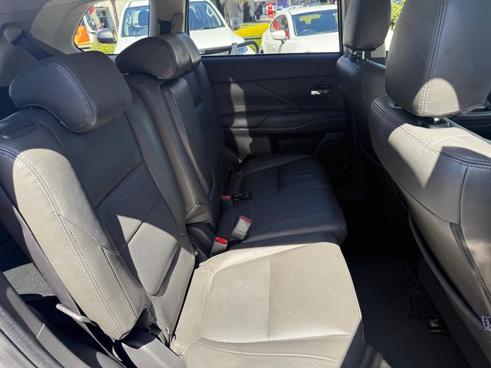 2017 Mitsubishi Outlander LS Safety Pack