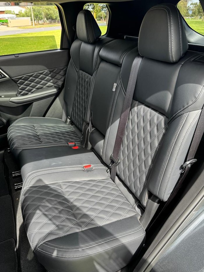 2024 Mitsubishi Outlander Exceed