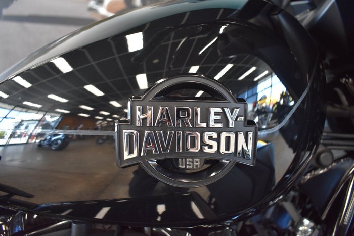 2025 Harley-davidson FLHXU STREET GLIDE ULTRA (117) VIVID BLACK