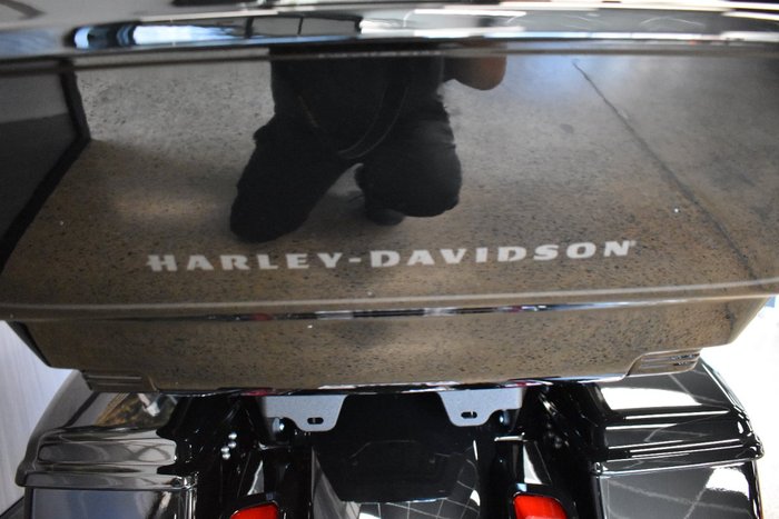 2025 Harley-davidson FLHXU STREET GLIDE ULTRA (117) VIVID BLACK