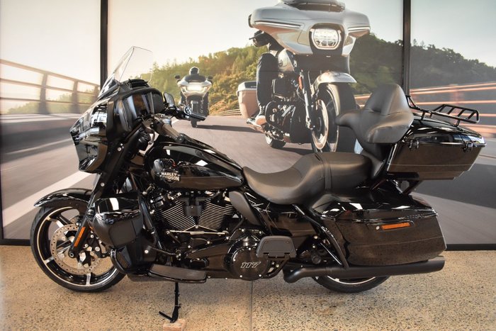 2025 Harley-davidson FLHXU STREET GLIDE ULTRA (117) VIVID BLACK