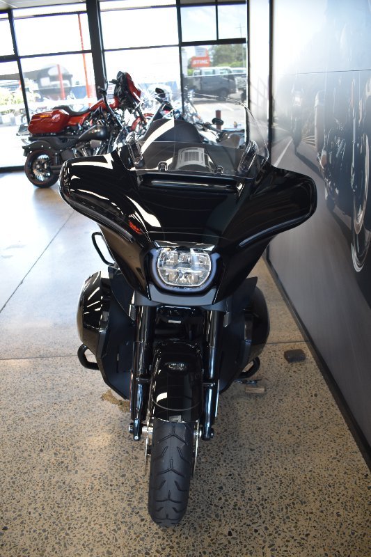 2025 Harley-davidson FLHXU STREET GLIDE ULTRA (117) VIVID BLACK
