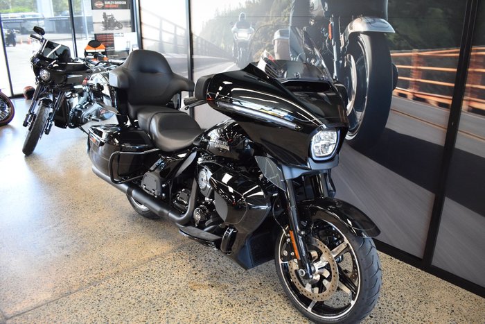 2025 Harley-davidson FLHXU STREET GLIDE ULTRA (117) VIVID BLACK