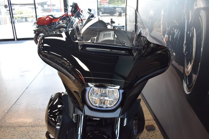 2025 Harley-davidson FLHXU STREET GLIDE ULTRA (117) VIVID BLACK