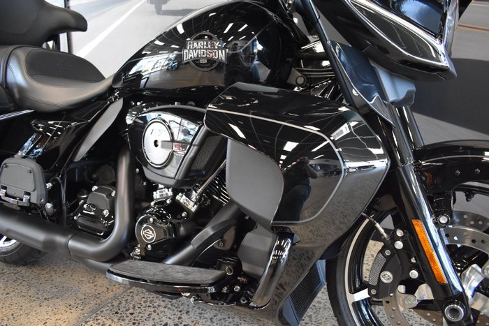 2025 Harley-davidson FLHXU STREET GLIDE ULTRA (117) VIVID BLACK