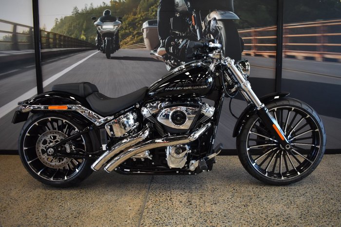 2025 Harley-davidson FXBR BREAKOUT (117) VIVID BLACK
