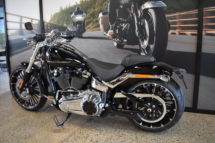 2025 Harley-davidson FXBR BREAKOUT (117) VIVID BLACK