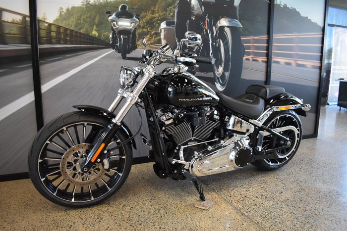 2025 Harley-davidson FXBR BREAKOUT (117) VIVID BLACK