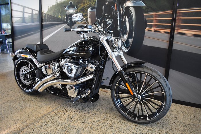 2025 Harley-davidson FXBR BREAKOUT (117) VIVID BLACK