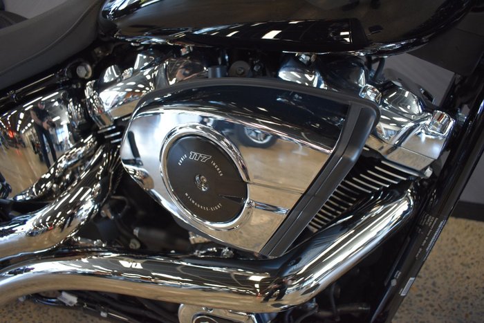 2025 Harley-davidson FXBR BREAKOUT (117) VIVID BLACK