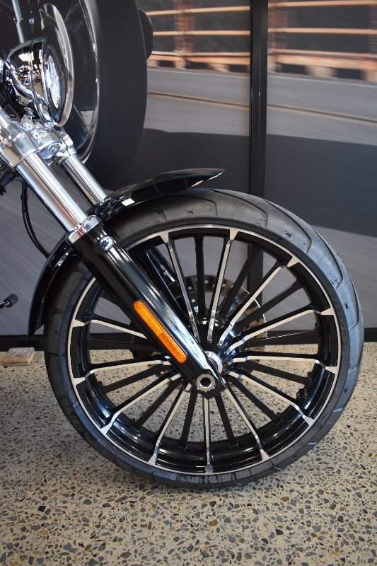 2025 Harley-davidson FXBR BREAKOUT (117) VIVID BLACK