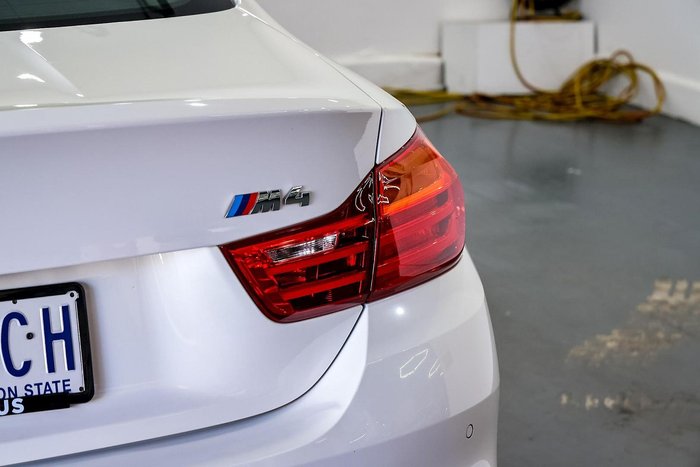 2014 BMW M4 F82 WHITE