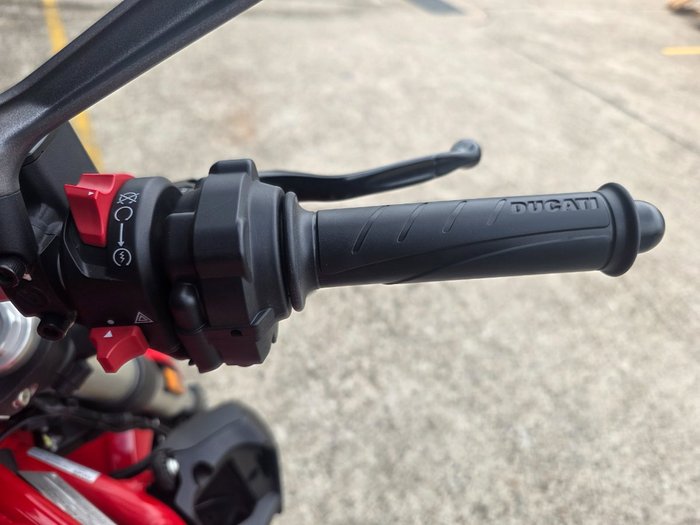 2019 DUCATI MONSTER 821 RED