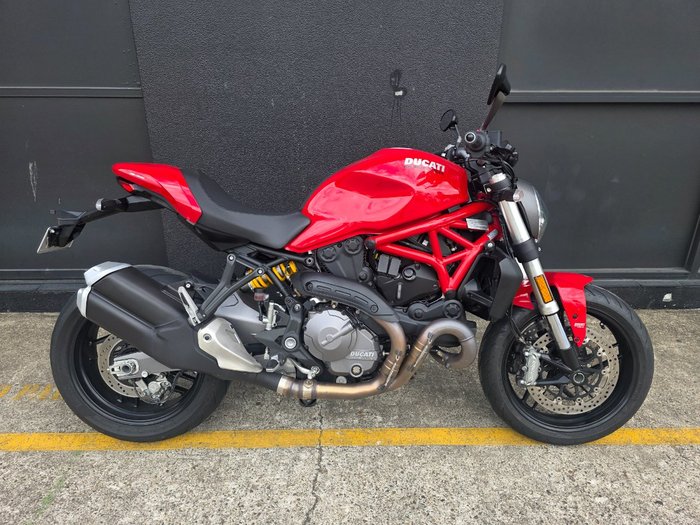 2019 DUCATI MONSTER 821 RED