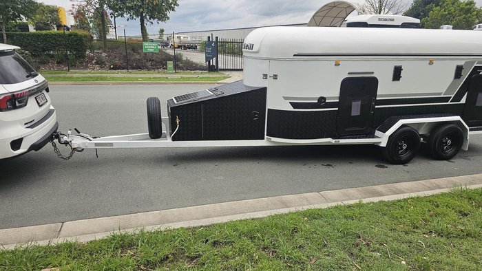 2025 McNeill 4 Dog Super Deluxe