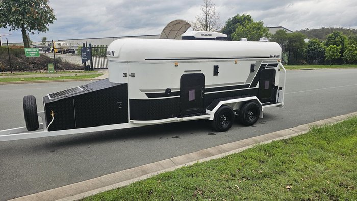 2025 McNeill 4 Dog Super Deluxe