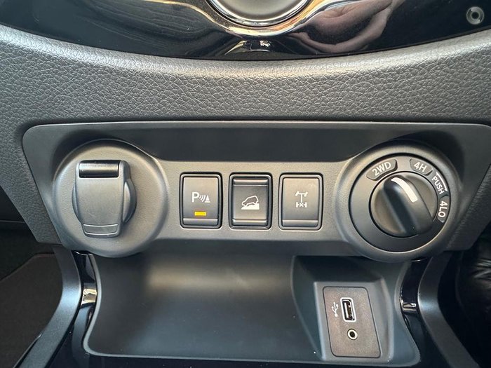 2025 Nissan Navara PRO-4X