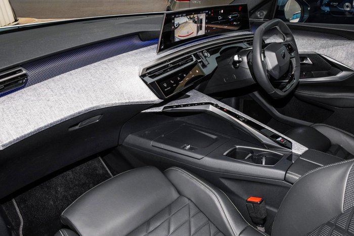 2025 Peugeot 3008 GT Premium Hybrid