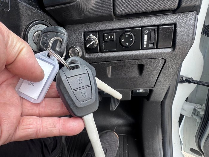 2015 Isuzu D-MAX SX MY15 4x2 Splash White