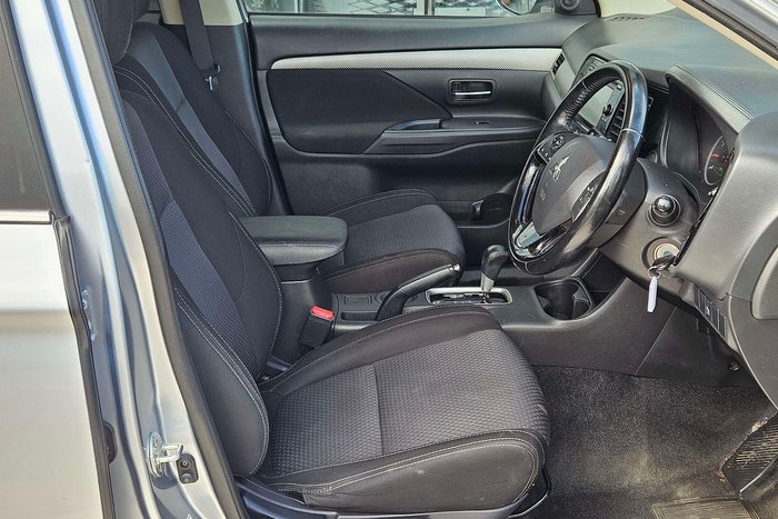 2016 Mitsubishi Outlander LS