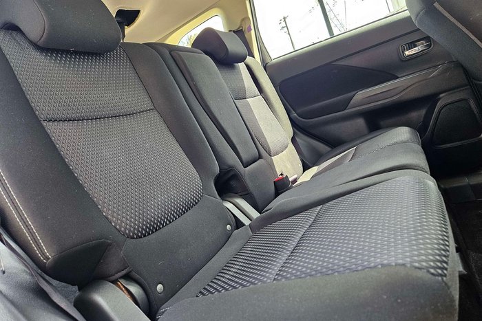 2016 Mitsubishi Outlander LS