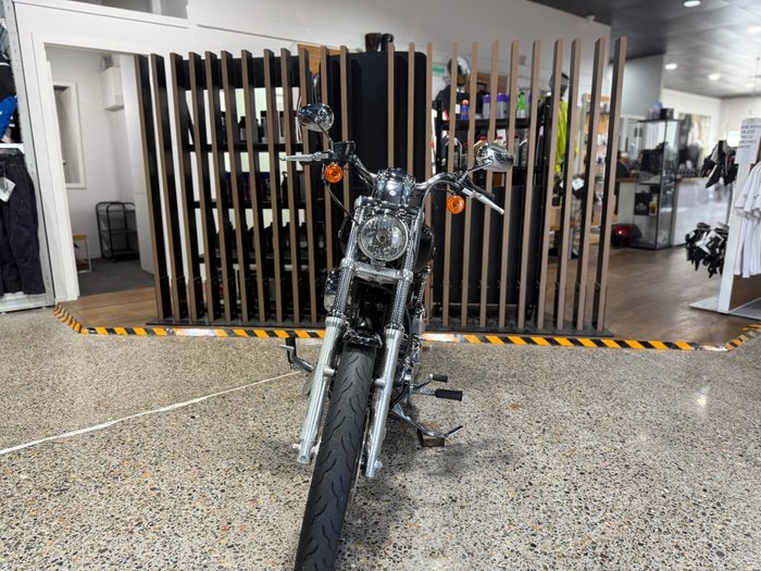 2010 Harley-Davidson XL1200C SPORTSTER CUSTOM Black