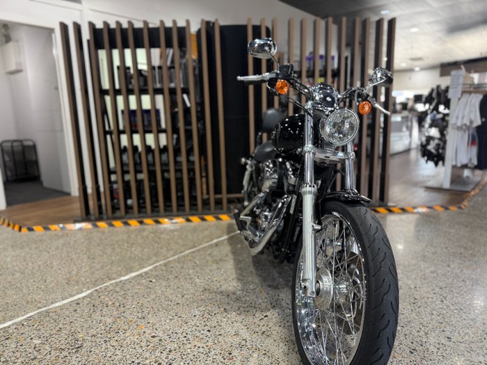 2010 Harley-Davidson XL1200C SPORTSTER CUSTOM Black