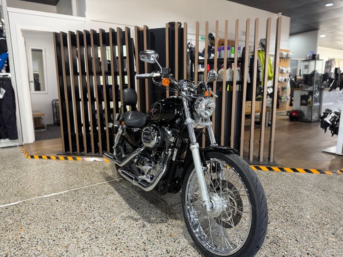 2010 Harley-Davidson XL1200C SPORTSTER CUSTOM Black