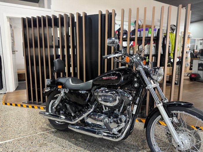 2010 Harley-Davidson XL1200C SPORTSTER CUSTOM Black