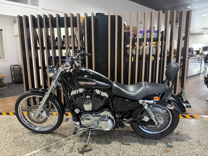 2010 Harley-Davidson XL1200C SPORTSTER CUSTOM Black