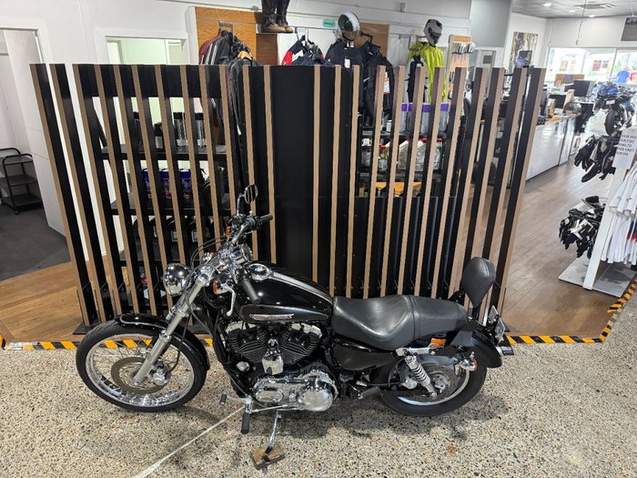 2010 Harley-Davidson XL1200C SPORTSTER CUSTOM Black