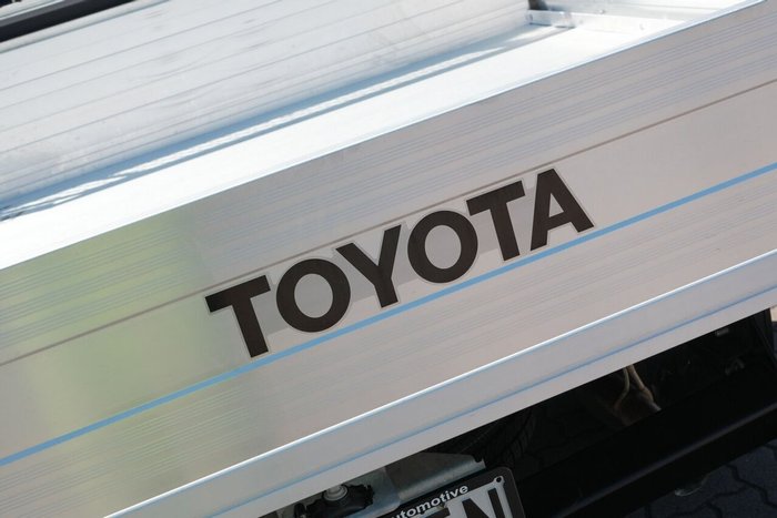 2022 Toyota Hilux SR5