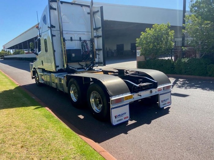 2021 Freightliner Cascadia WHITE