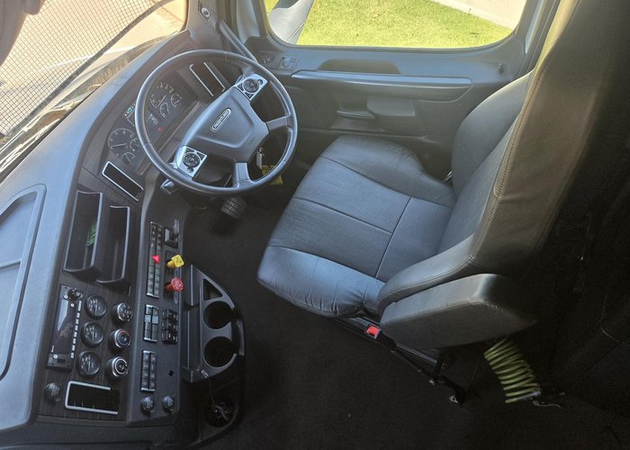 2021 Freightliner Cascadia WHITE