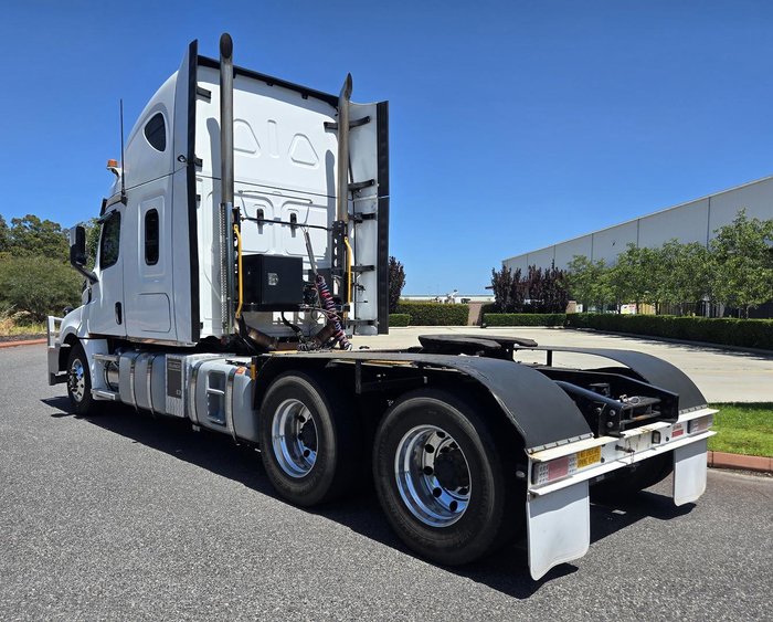 2022 Freightliner Cascadia 126 WHITE