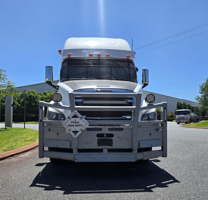 2022 Freightliner Cascadia 126 WHITE