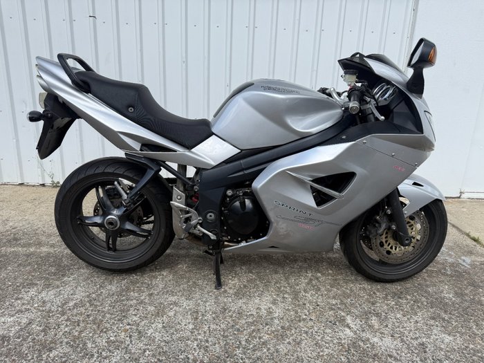 Triumph 2005 SPRINT ST ABS SILVER