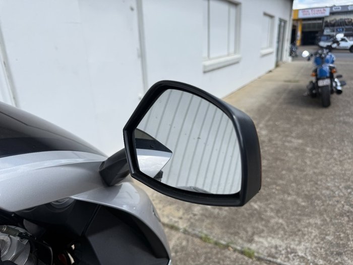 Triumph 2005 SPRINT ST ABS SILVER