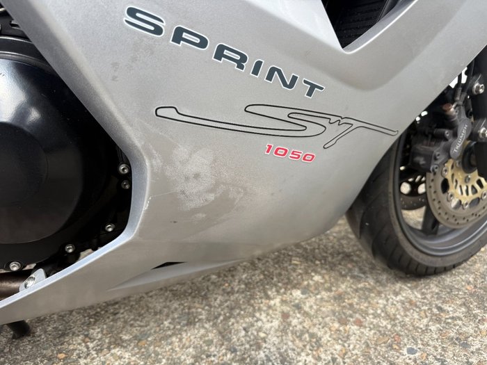 Triumph 2005 SPRINT ST ABS SILVER