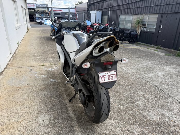 Triumph 2005 SPRINT ST ABS SILVER