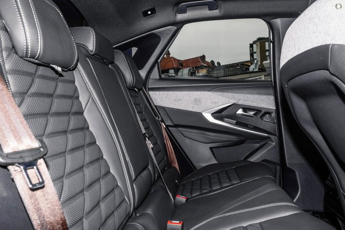 2025 Peugeot 3008 GT Premium Hybrid