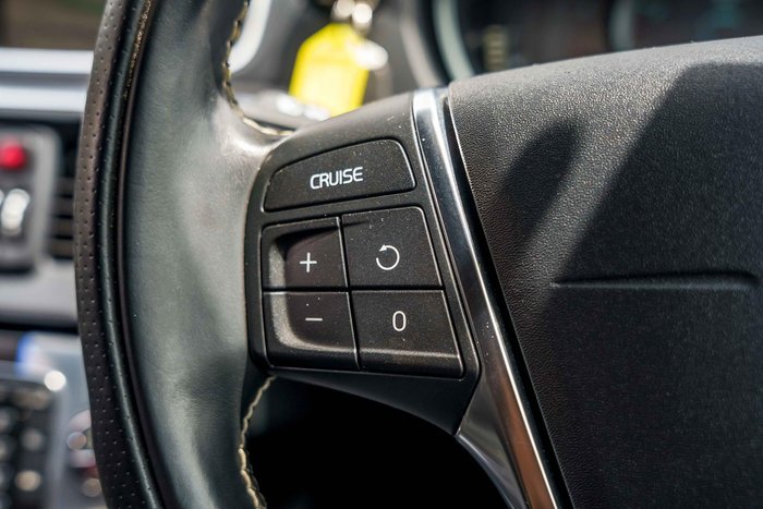 2014 Volvo V40 T5 R-Design