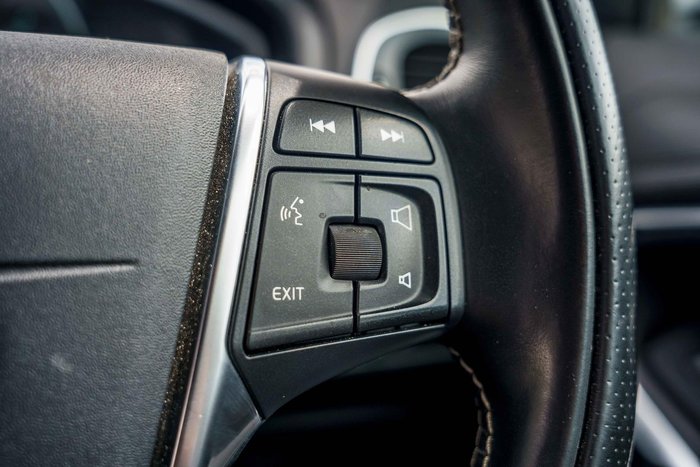 2014 Volvo V40 T5 R-Design