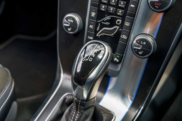 2014 Volvo V40 T5 R-Design