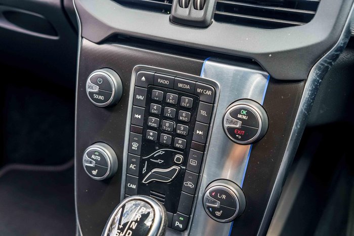 2014 Volvo V40 T5 R-Design