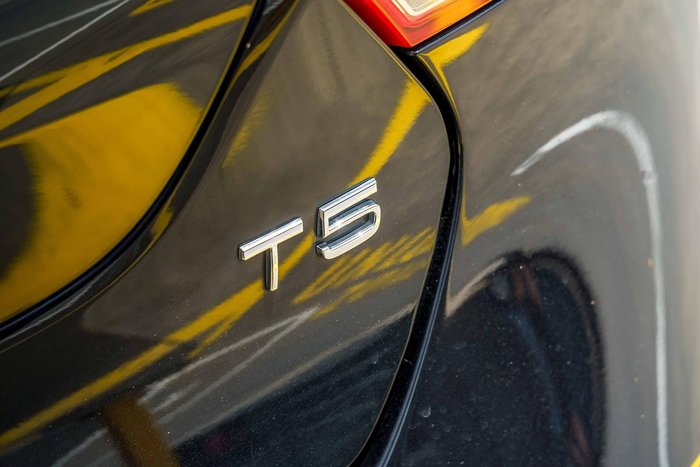 2014 Volvo V40 T5 R-Design