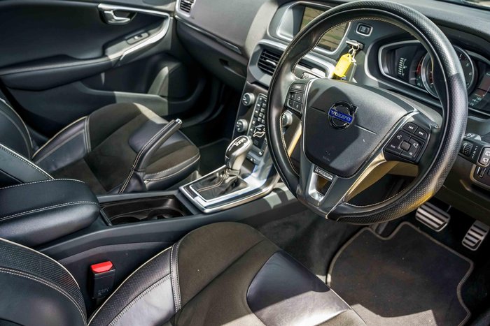 2014 Volvo V40 T5 R-Design