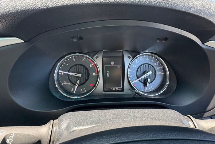 2021 Toyota Hilux SR5