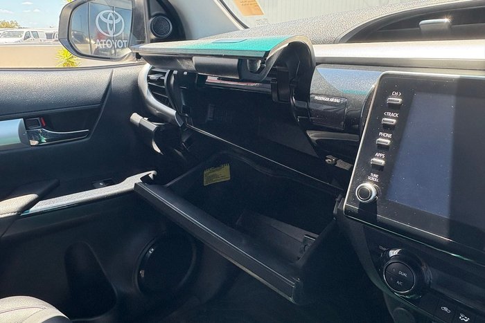 2021 Toyota Hilux SR5