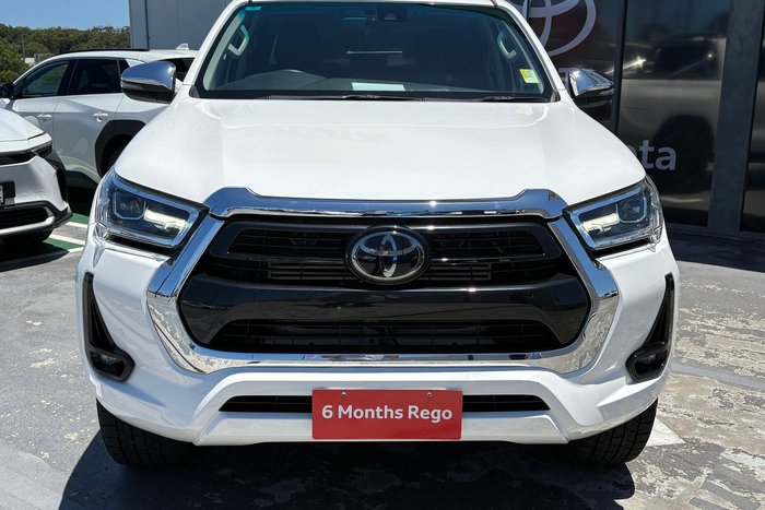 2021 Toyota Hilux SR5